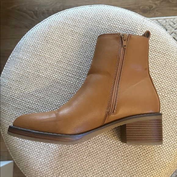 Sonoma Brown Ankle Booties - Picture 5 of 12